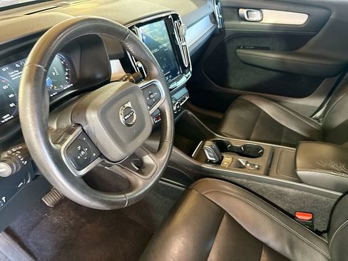 Used 2021 Volvo XC40 T5 Momentum w/ Protection Package Premier AWD/4WD image 25