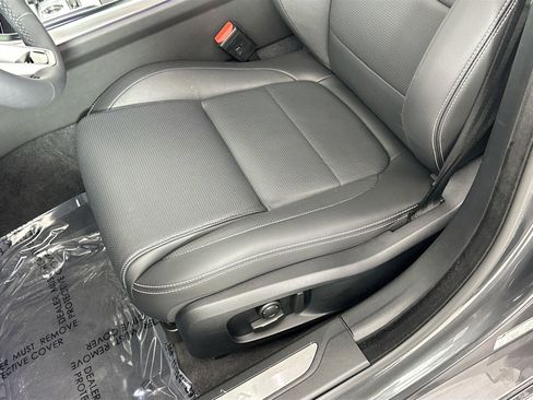 Certified 2024 Jaguar XF R-Dynamic SE image 18