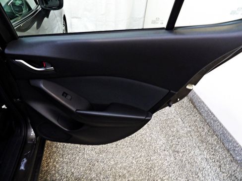 Used 2015 MAZDA MAZDA3 i Sport FWD image 12