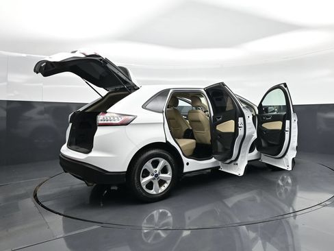 Used 2017 Ford Edge SE FWD image 5