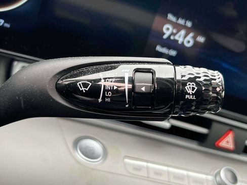 Certified 2025 Hyundai Elantra Limited FWD image 24