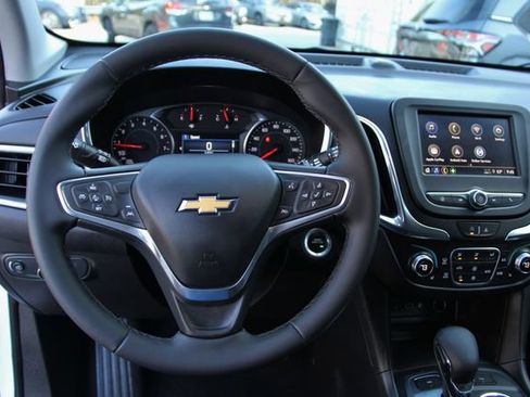 Used 2023 Chevrolet Equinox LT image 18