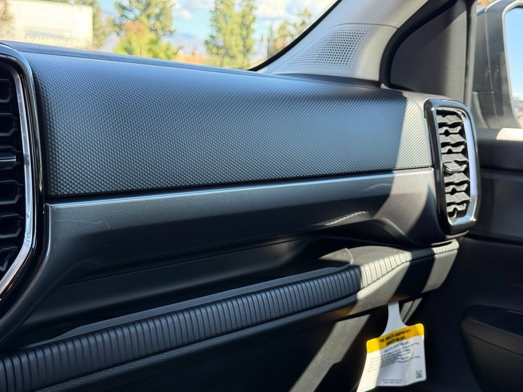New 2026 Ford Ranger XLT w/ Black Appearance Package RWD image 8