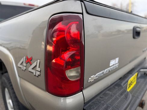 Used 2003 Chevrolet Silverado 2500 LT image 40