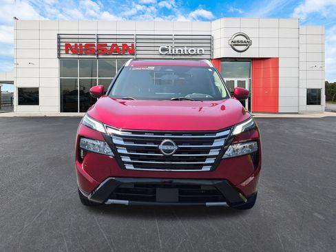 Used 2024 Nissan Rogue Platinum w/ Platinum Premium Package FWD image 8
