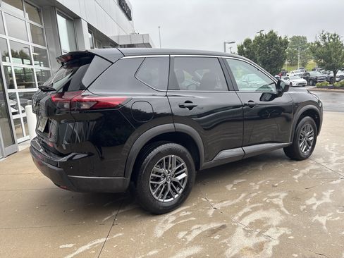 Used 2026 Nissan Rogue SV AWD/4WD image 6