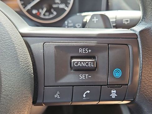 Used 2024 Nissan Rogue SV image 45