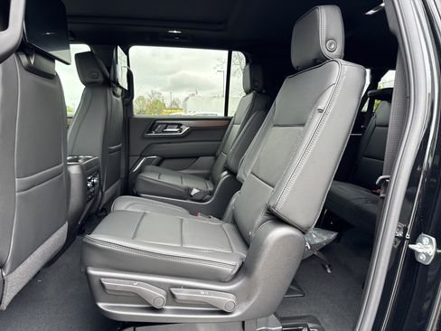 New 2026 GMC Yukon XL Denali w/ Denali Reserve Package image 37