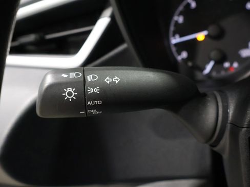 Used 2025 Toyota Corolla LE image 36