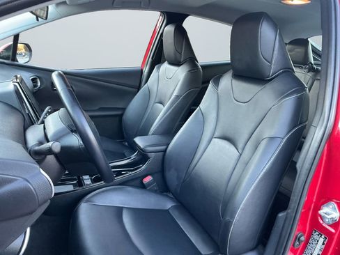 Used 2022 Toyota Prius Prime XLE image 9