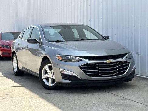 Used 2023 Chevrolet Malibu LS FWD image 2