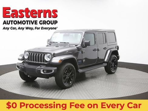 Used 2025 Jeep Wrangler Unlimited Sahara AWD/4WD image 51