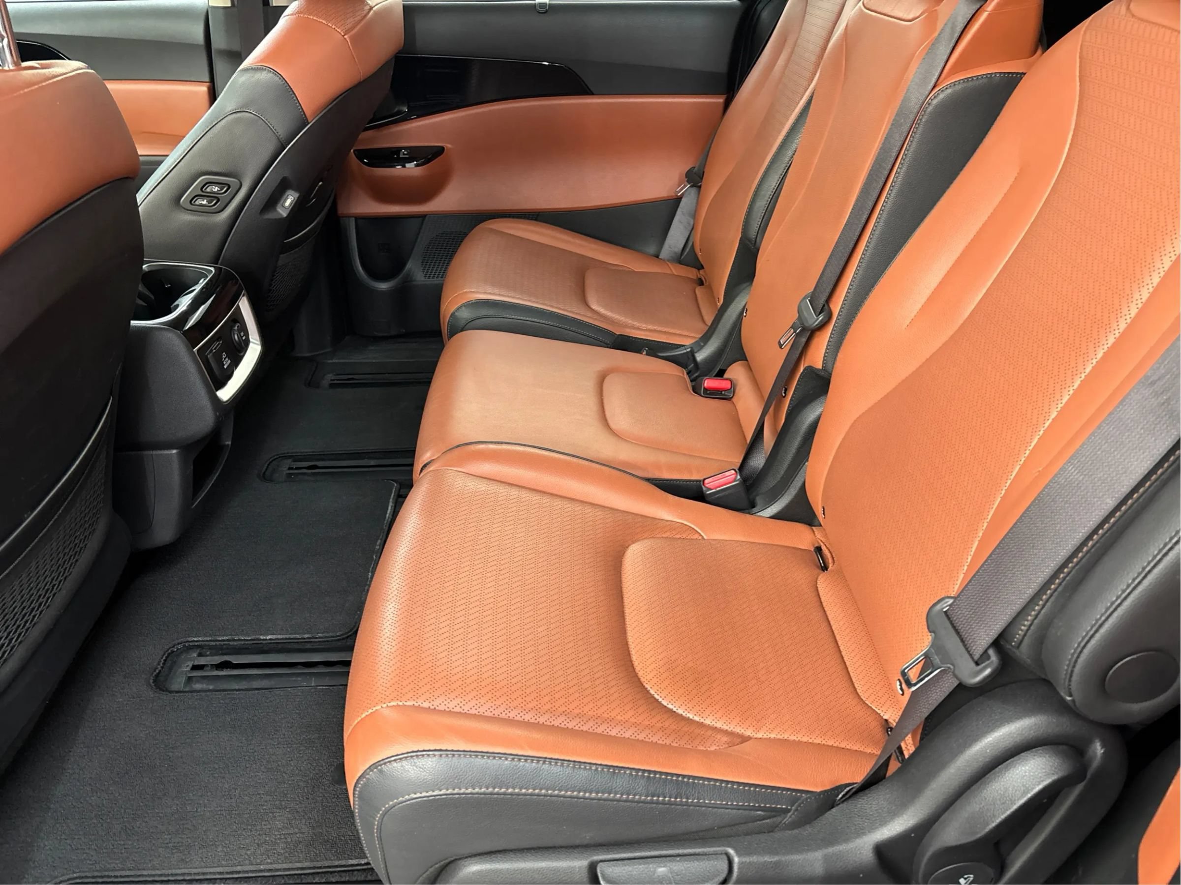 Used 2023 Kia Carnival SX Prestige FWD image 14
