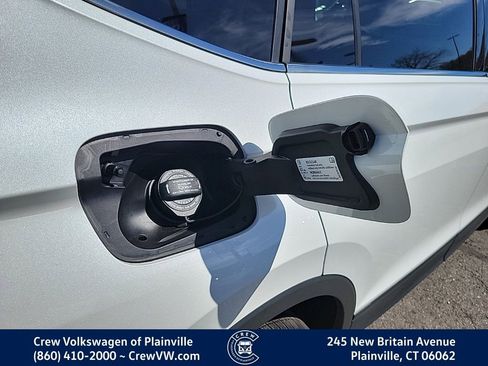 Certified 2023 Volkswagen Tiguan SE w/ Panoramic Sunroof Package image 32