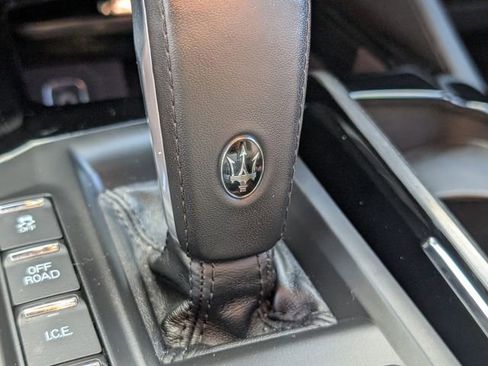 Used 2022 Maserati Levante Modena AWD/4WD image 24