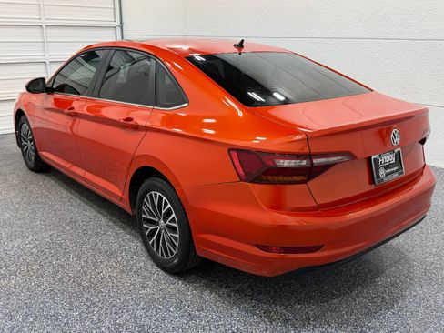 Used 2019 Volkswagen Jetta SE FWD image 4
