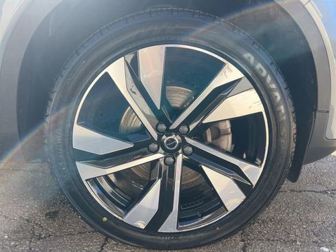 Certified 2023 Volvo XC40 B5 Plus w/ Protection Package Premier image 12