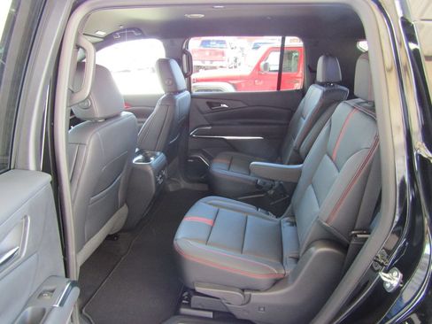 New 2026 Chevrolet Traverse RS AWD/4WD image 38