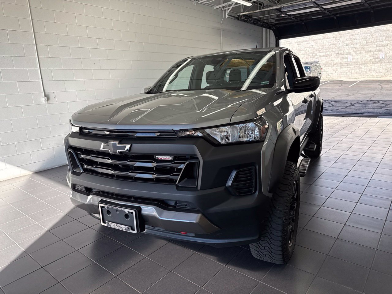 Used 2024 Chevrolet Colorado Trail Boss w/ Technology Package AWD/4WD image 3