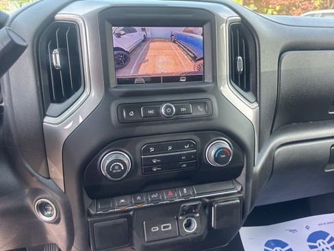 Used 2022 Chevrolet Silverado 1500 Custom image 9