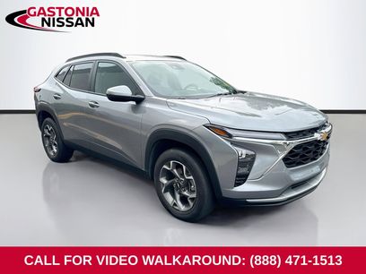 Used 2025 Chevrolet Trax LT w/ Driver Confidence Package