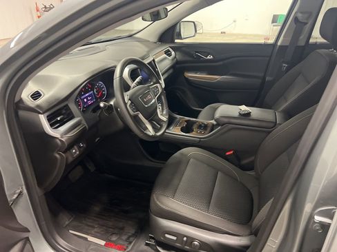 Certified 2023 GMC Acadia SLE w/ Driver Convenience Package image 9