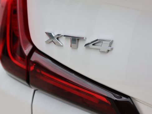 Used 2022 Cadillac XT4 Premium Luxury w/ Enhanced Visibility Package FWD image 8