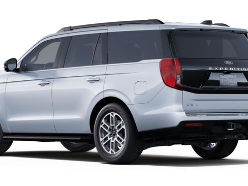 New 2025 Ford Expedition Active image 25