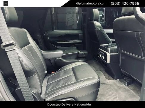 Used 2020 Ford Expedition XLT w/ Equipment Group 202A AWD/4WD image 21