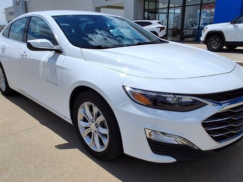 Used 2024 Chevrolet Malibu LT FWD image 2