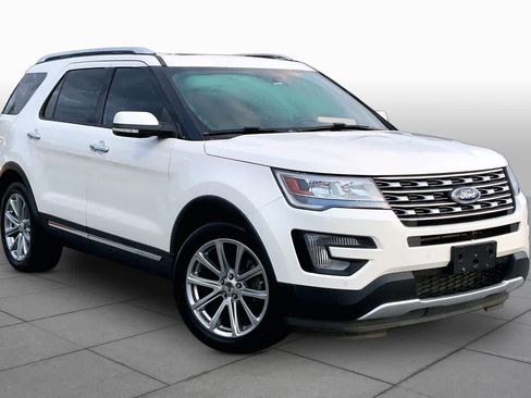 Used 2017 Ford Explorer Limited w/ Class II Trailer Tow Package FWD image 3