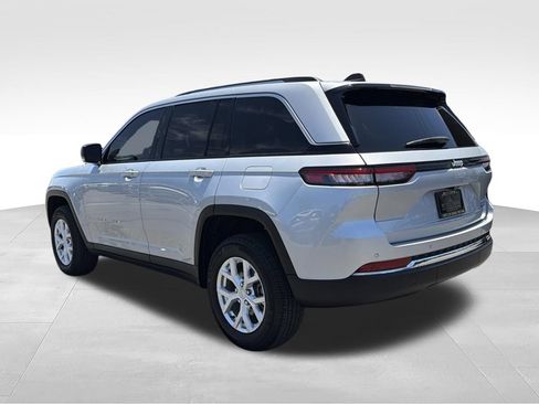 Used 2023 Jeep Grand Cherokee Limited RWD image 7
