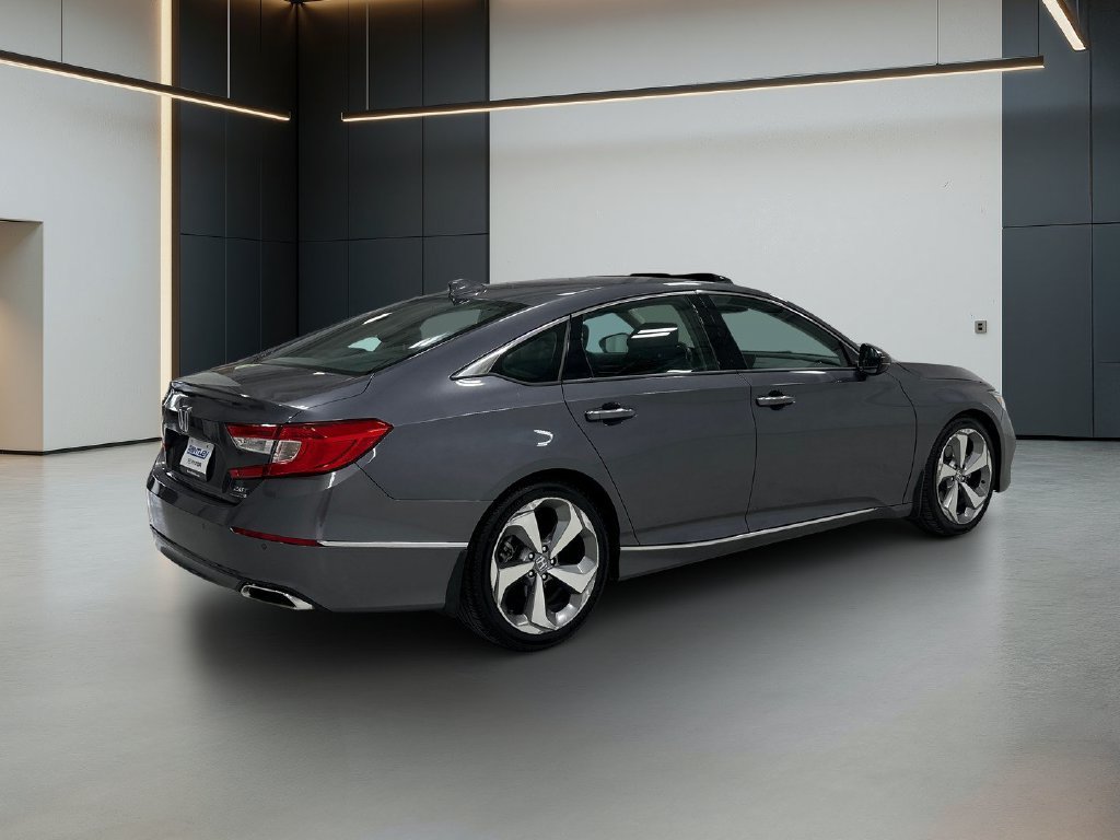 Used 2018 Honda Accord Touring image 6