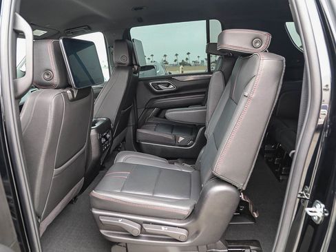 Used 2024 Chevrolet Suburban RST w/ Luxury Package AWD/4WD image 18