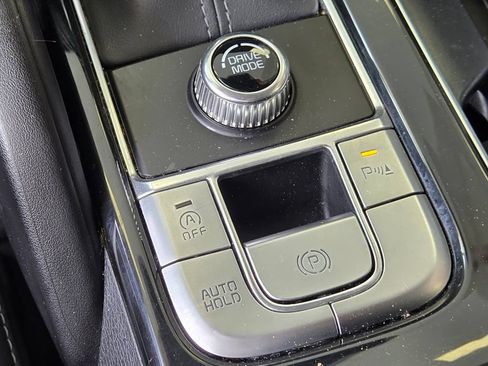 Used 2025 Kia Telluride S FWD image 25