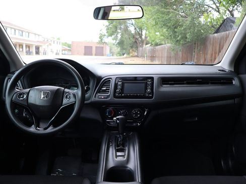 Used 2019 Honda HR-V LX image 16