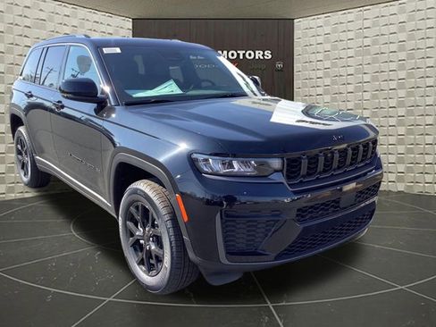 New 2026 Jeep Grand Cherokee Altitude AWD/4WD image 2