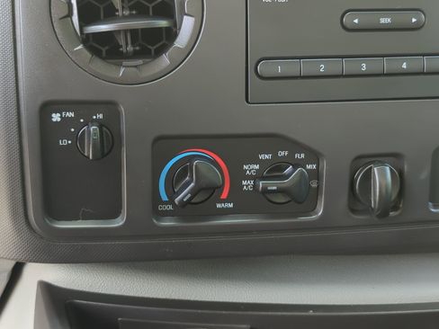 Used 2019 Ford E-350 and Econoline 350 Super Duty RWD image 57
