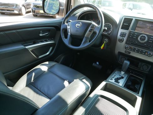 Used 2015 Nissan Armada SV RWD image 9