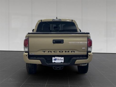 Used 2020 Toyota Tacoma TRD Off-Road w/ Technology Package image 4