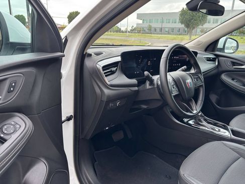 Used 2025 Buick Encore GX Preferred FWD image 33