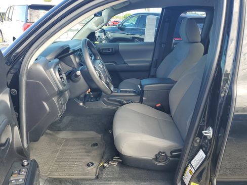 Used 2022 Toyota Tacoma SR RWD image 12