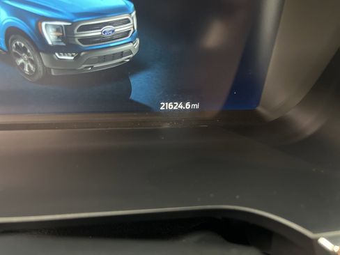 Used 2021 Ford F150 Lariat w/ Equipment Group 502A High image 11