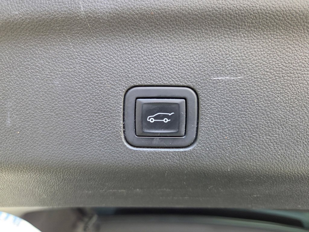 Used 2022 GMC Yukon XL Denali AWD/4WD image 15