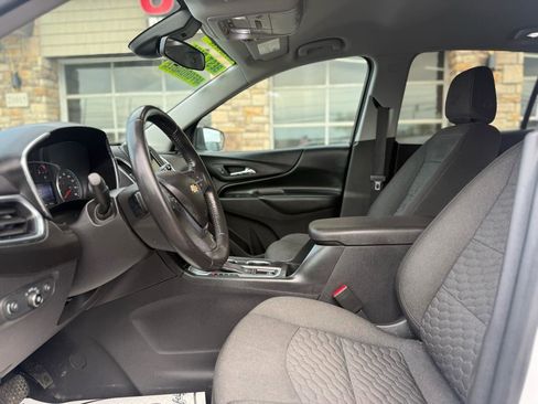 Used 2020 Chevrolet Equinox LT w/ Driver Convenience Package image 12