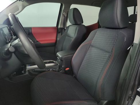 Used 2022 Toyota Tacoma SR5 RWD image 14