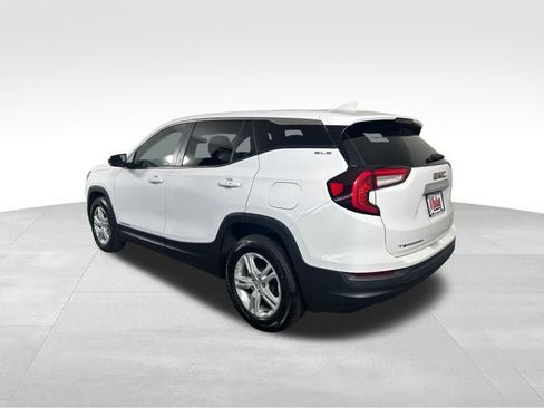 Used 2024 GMC Terrain SLE FWD image 3