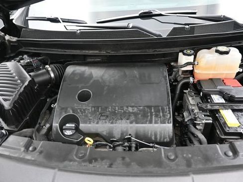 Used 2023 Chevrolet Traverse LT FWD image 27