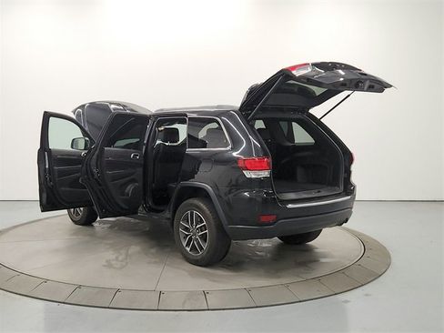 Used 2021 Jeep Grand Cherokee Limited image 13