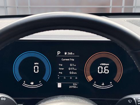 Used 2025 Hyundai Kona SEL FWD image 20